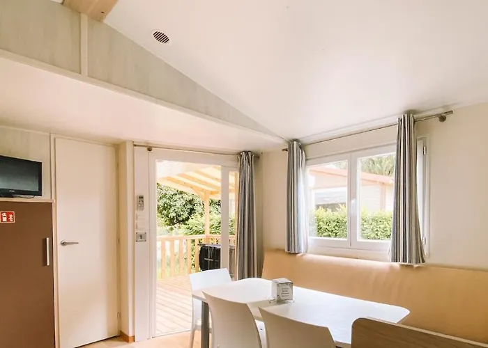 Maeva Escapades De La Geres Camping